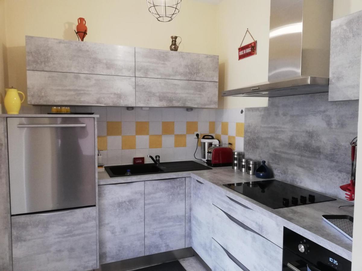 Meubles De Tourisme Le Trianon Et Le Petit Trianon Apartment Saint-Junien Ngoại thất bức ảnh