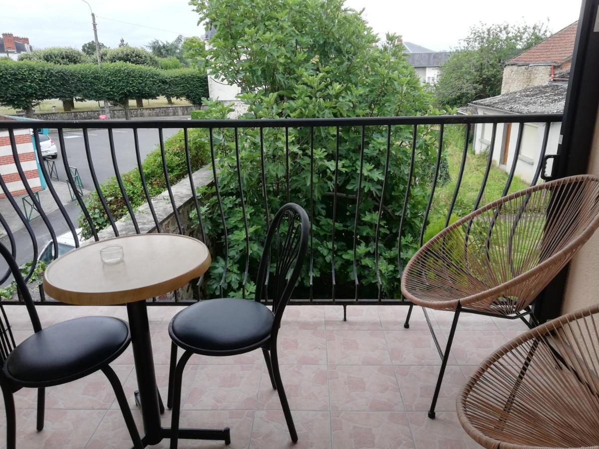 Meubles De Tourisme Le Trianon Et Le Petit Trianon Apartment Saint-Junien Ngoại thất bức ảnh